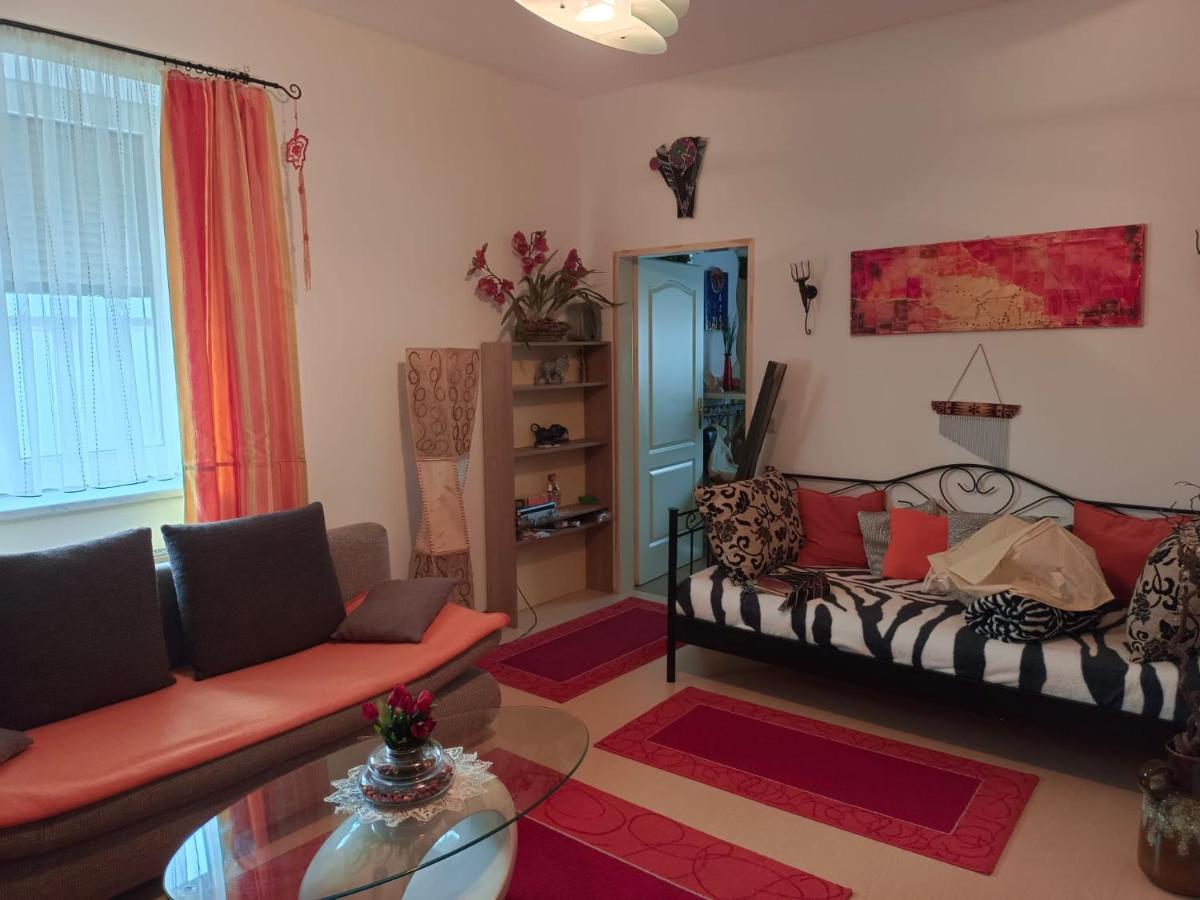 Apartment Charly's *